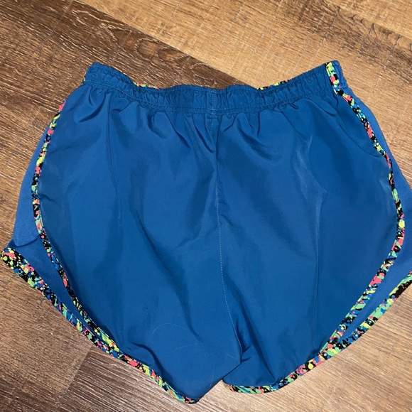 Blue Nike shorts size medium - Picture 2 of 3